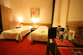 Отель Hotel Seven 7 Калиш Двухместный номер с 1 кроватью или 2 отдельными кроватями-1